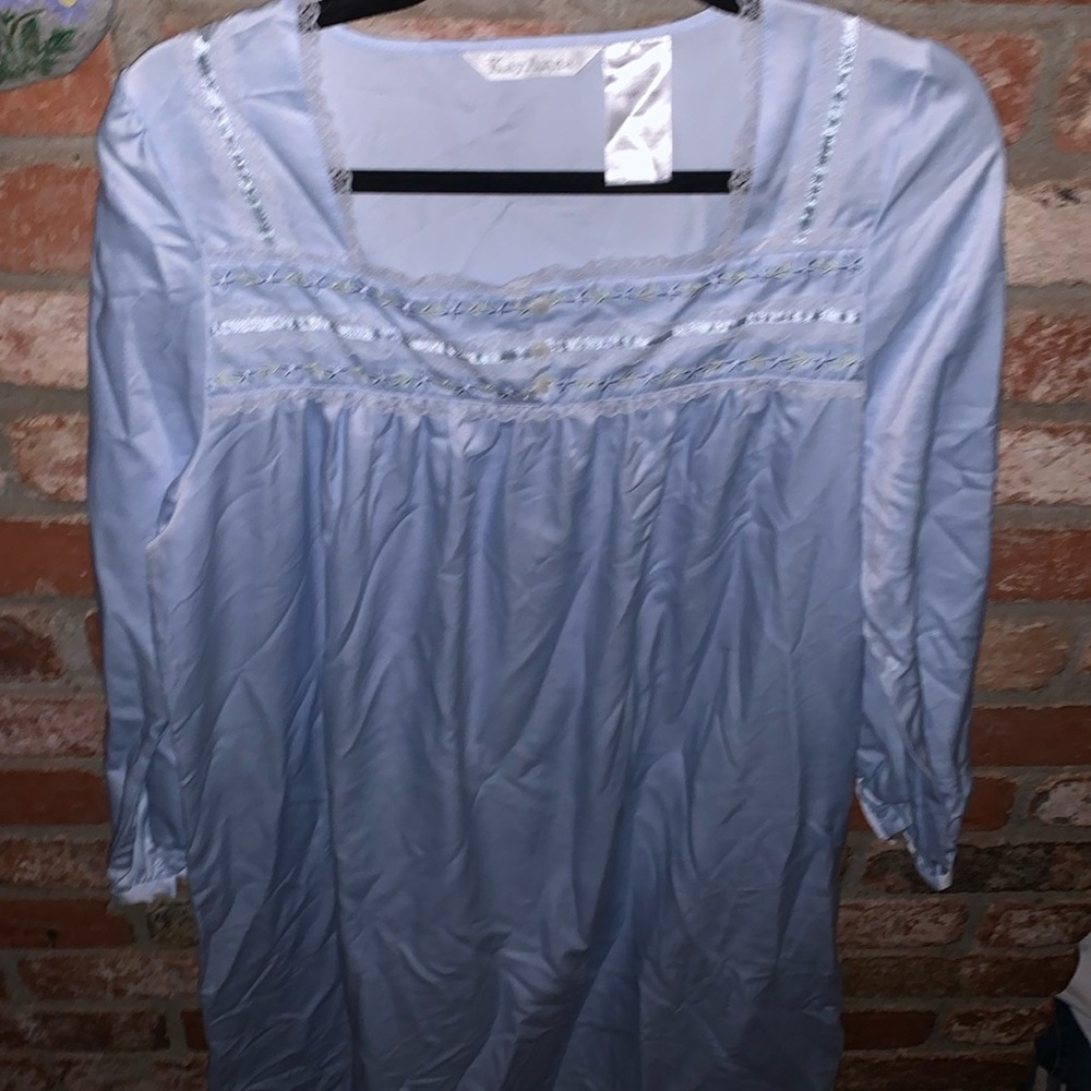 Kay Anna Soft Medium Long Night Gown Satin Embroidery vintage